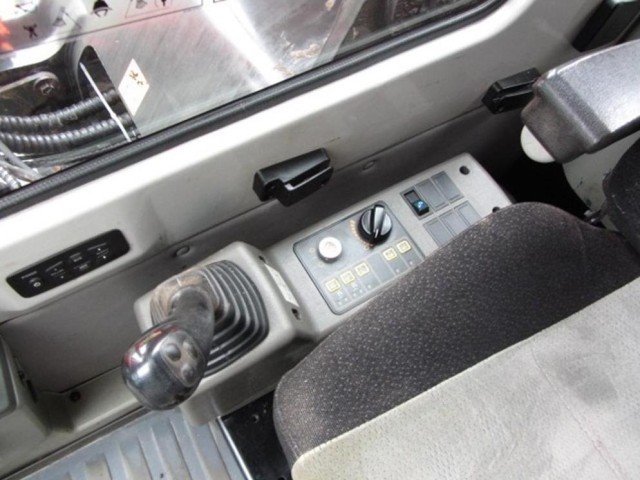 Hyundai 320 NCL-7 - Image 12