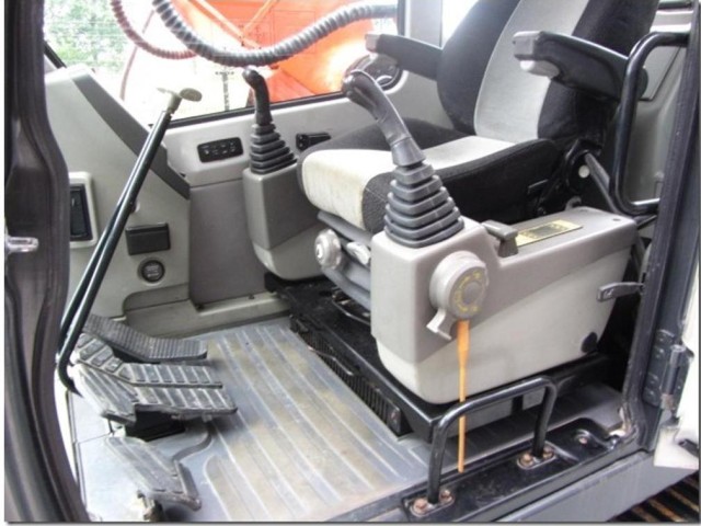 Hyundai 320 NCL-7 - Image 14