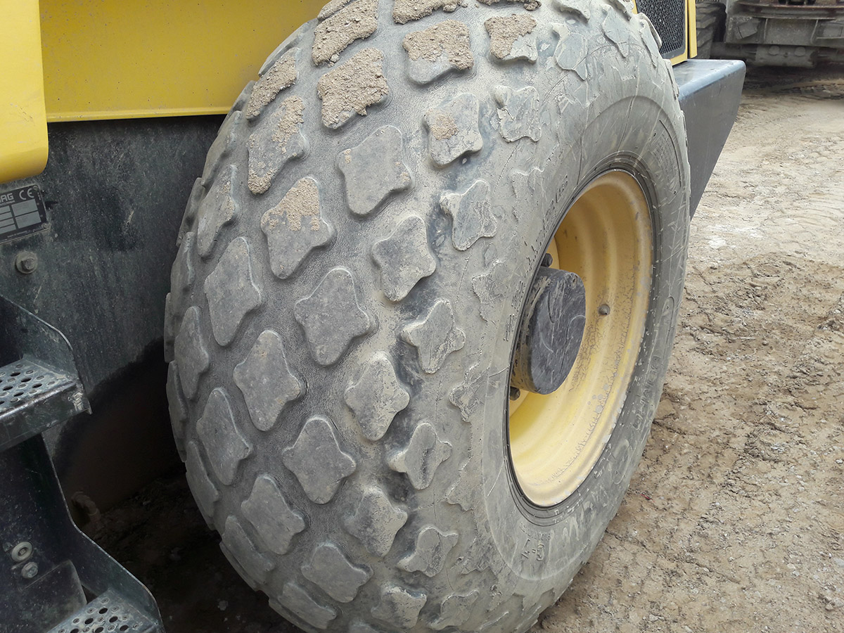 Bomag BW213D Flat Drum Roller - Image 4