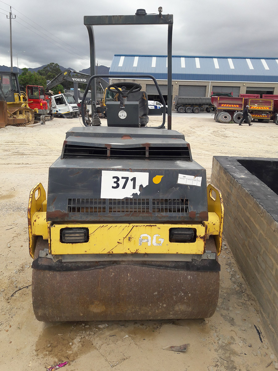 Bomag BW 120 AD-3 Sit on Roller - Image 11