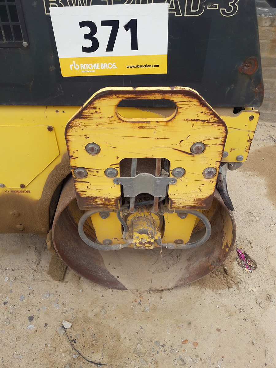 Bomag BW 120 AD-3 Sit on Roller - Image 2