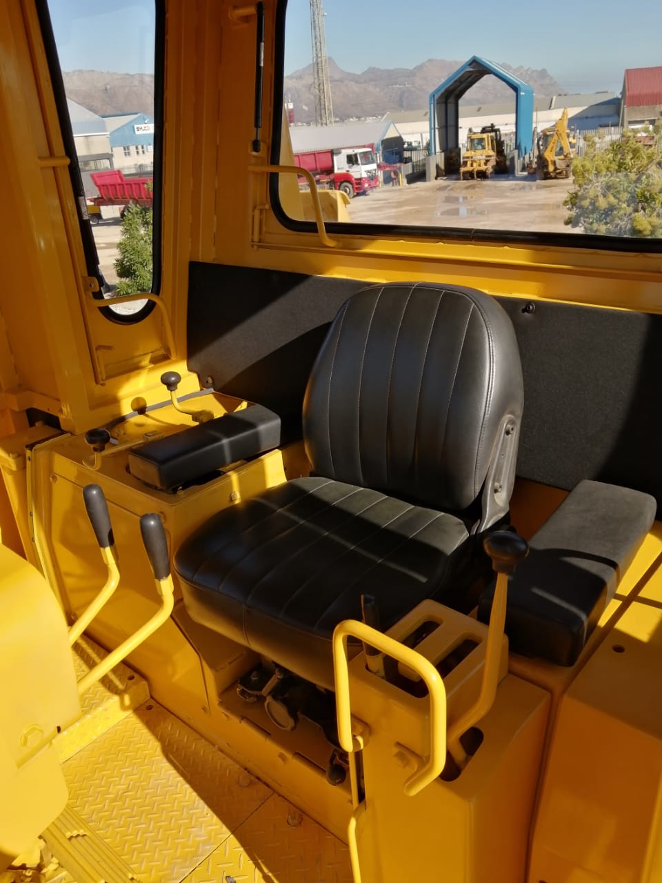KOMATSU D85 - Image 6
